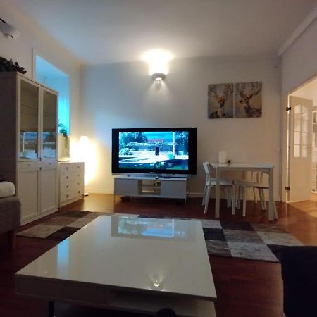 Furnished 58 M2 Restaurant In The Heart Of City ! Stockholm Bagian luar foto